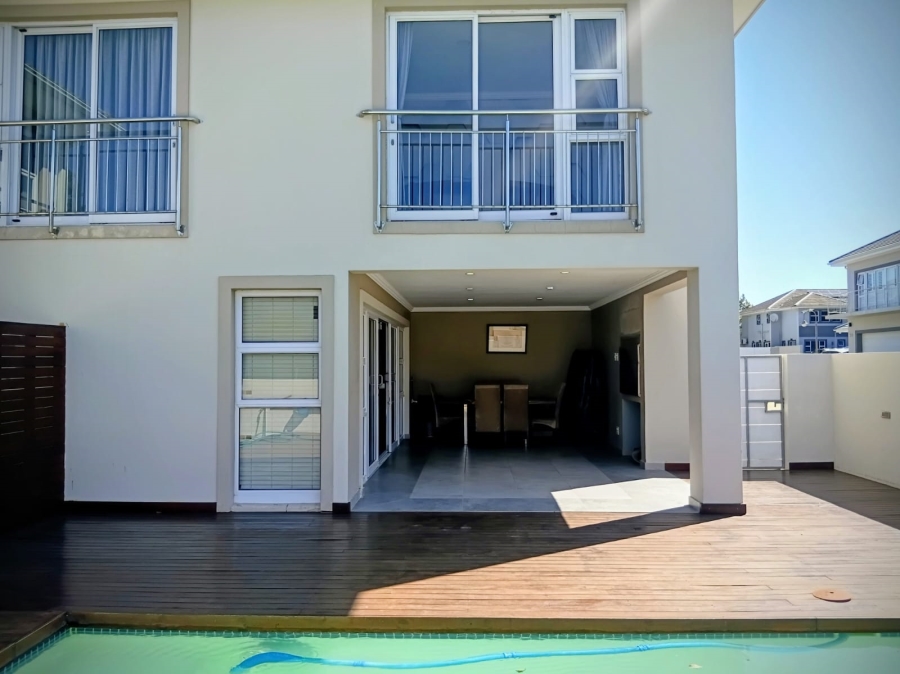 5 Bedroom Property for Sale in Beacon Bay Eastern Cape